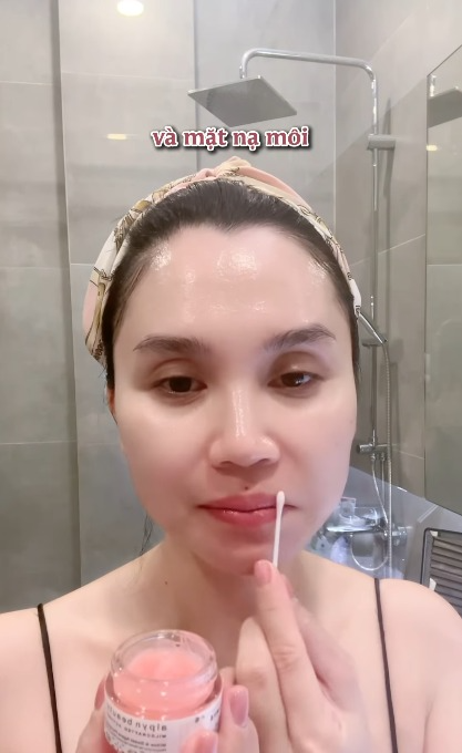"Chị bán gạo" và chu trình skincare 14 bước, mẹ bắt chăm da từ năm 12 tuổi- Ảnh 17. "Chị bán gạo" và chu trình skincare 14 bước, mẹ bắt chăm da từ năm 12 tuổi- Ảnh 17.