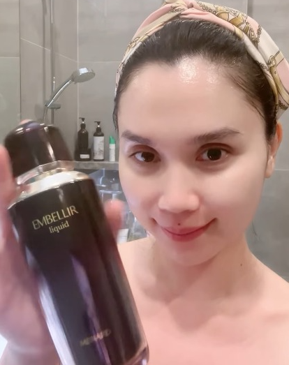 "Chị bán gạo" và chu trình skincare 14 bước, mẹ bắt chăm da từ năm 12 tuổi- Ảnh 14. "Chị bán gạo" và chu trình skincare 14 bước, mẹ bắt chăm da từ năm 12 tuổi- Ảnh 14.