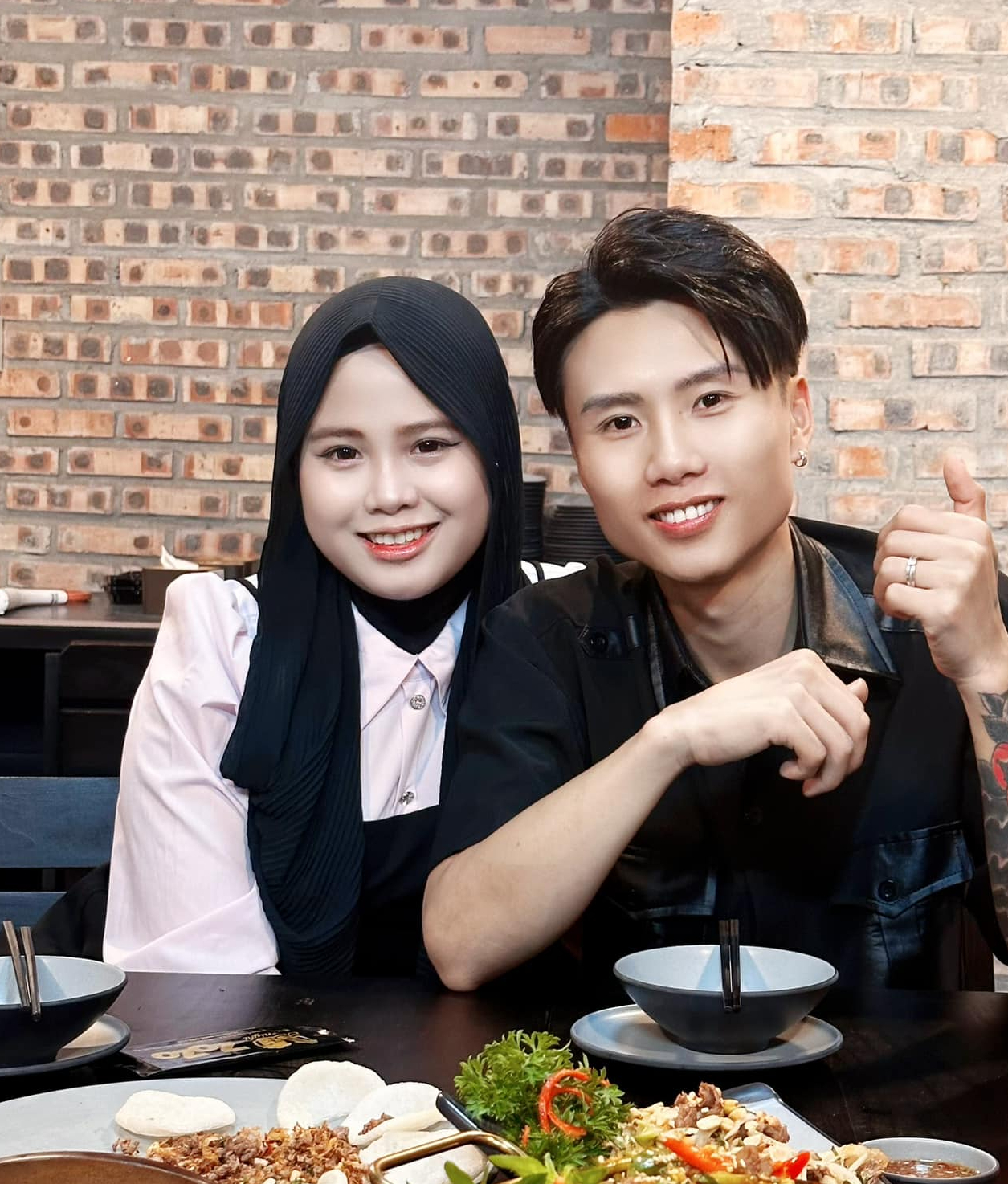 Bà xã Vidhia dỗi hờn, không ăn cơm vì sợ béo, Đạt Villa dỗ dành ngọt xỉu: "Vợ vẫn là em bé của mình- Ảnh 1.