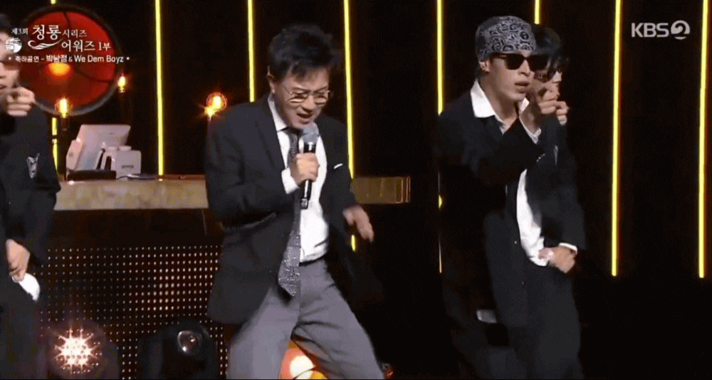 Bố của nữ idol Gen Z khiến dàn nghệ sĩ choáng váng tại Rồng Xanh 2024: U60 nhưng hát nhảy vẫn “out trình”- Ảnh 2.