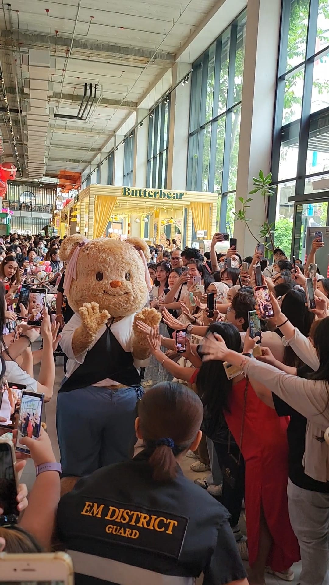 Giải mã hiện tượng Butterbear - khi linh vật của tiệm bánh lại trở thành “ngôi sao lớn”- Ảnh 15.