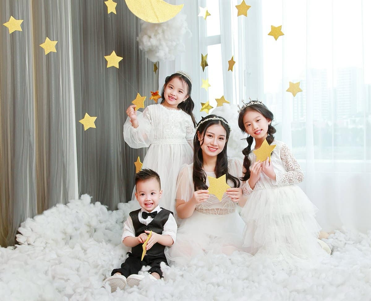 Bị nhà chồng phản đối đi làm vì 3 con nhỏ, nữ diễn viên chứng minh phụ nữ tự chủ, làm tốt hai vai trò- Ảnh 3. Bị nhà chồng phản đối đi làm vì 3 con nhỏ, nữ diễn viên chứng minh phụ nữ tự chủ, làm tốt hai vai trò- Ảnh 3.