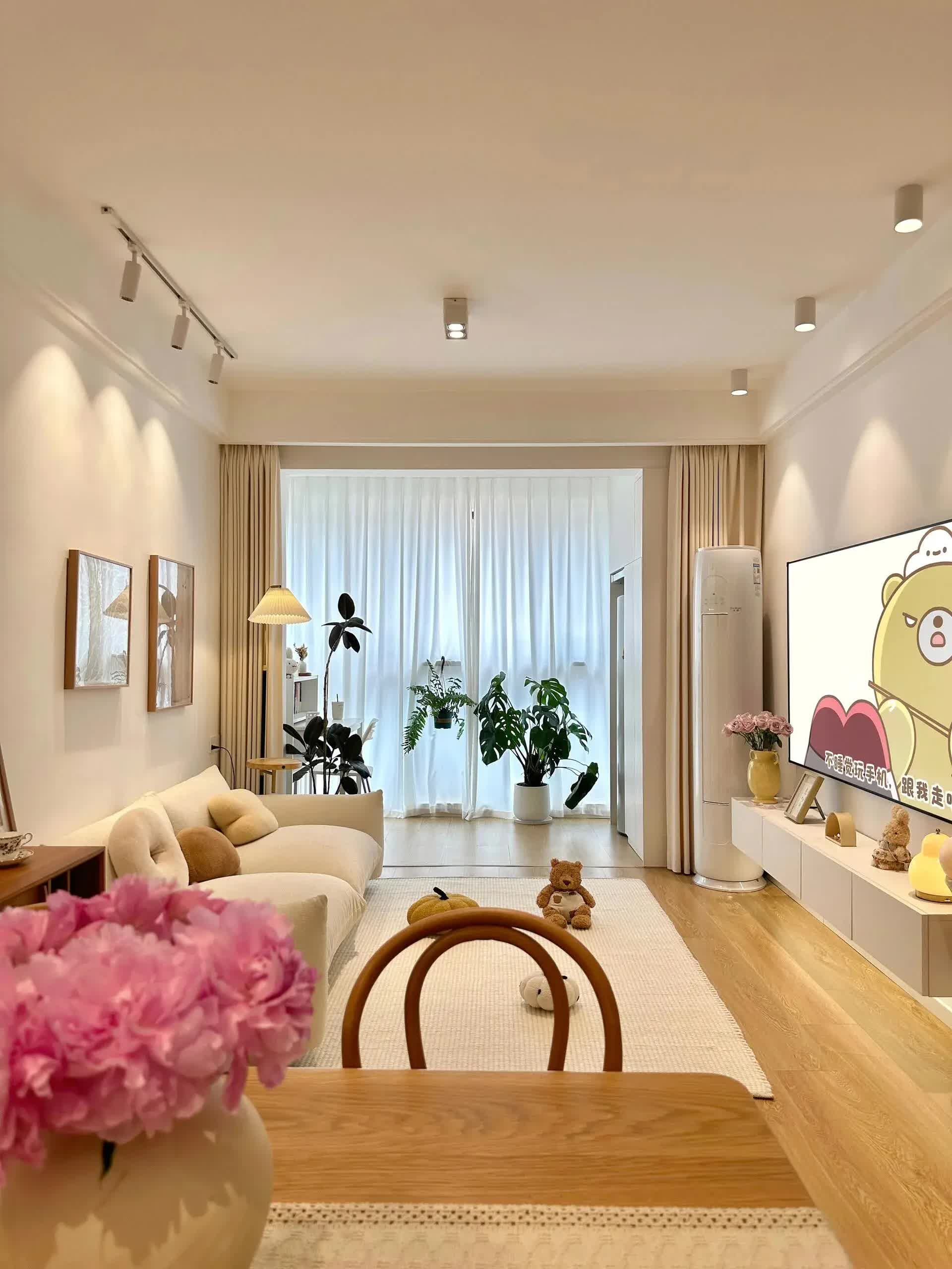 Căn hộ 72m2 với điểm nhấn đặc biệt nằm ở chiếc tủ, dễ dàng đóng mở và khả năng lưu trữ cực ổn- Ảnh 2. Căn hộ 72m2 với điểm nhấn đặc biệt nằm ở chiếc tủ, dễ dàng đóng mở và khả năng lưu trữ cực ổn- Ảnh 2.