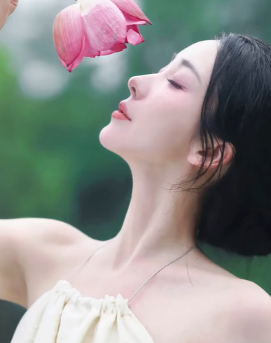 Học phú bà Đào Hỷ Nhi cách "lên đồ" tạo dáng chụp ảnh với hoa sen cực đỉnh, bí quyết nằm cả ở chỗ này- Ảnh 15.
