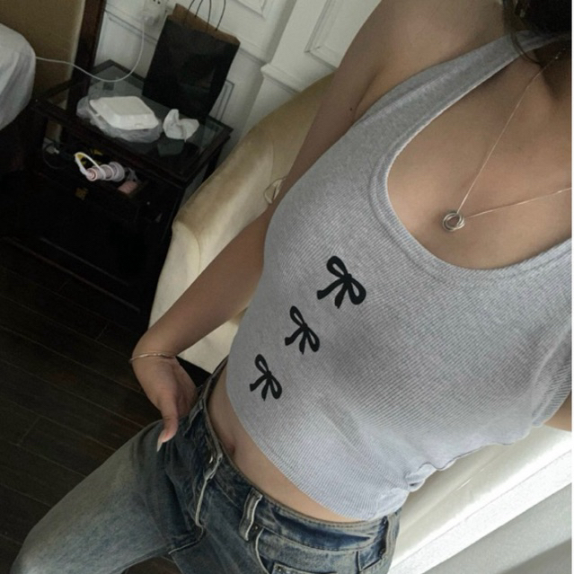 Quanh hè diện croptop, gái Hàn chỉ bạn list áo siêu xinh, phối đủ kiểu không chán- Ảnh 39. Quanh hè diện croptop, gái Hàn chỉ bạn list áo siêu xinh, phối đủ kiểu không chán- Ảnh 39.