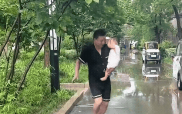 Chồng trông con có 1 buổi mà bị vợ mắng té tát, dân mạng vừa thương vừa buồn cười: "Phận trai 12 bến nước"- Ảnh 4.