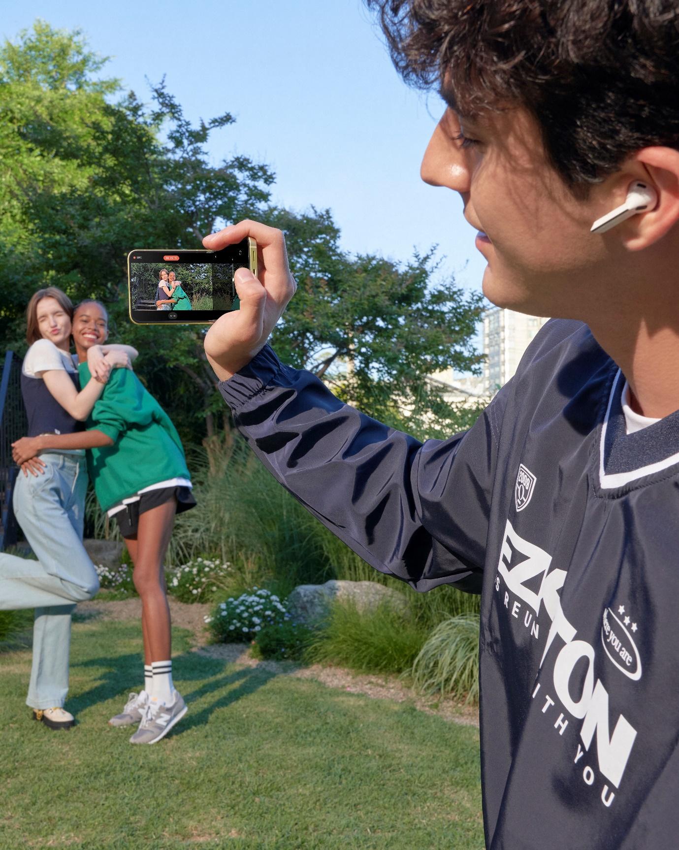 Gen Z chọn smartphone, thời của những "trợ lý cá nhân di động" lên ngôi- Ảnh 4. Gen Z chọn smartphone, thời của những "trợ lý cá nhân di động" lên ngôi- Ảnh 4.