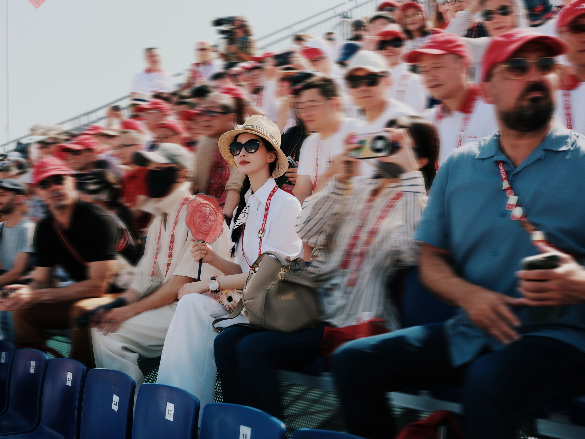 "Nữ thần phương Đông" Lưu Thi Thi đẹp bất chấp cam thường ở Olympic Paris, khi tạo dáng chụp hình thì còn "khét" hơn nữa!- Ảnh 1. "Nữ thần phương Đông" Lưu Thi Thi đẹp bất chấp cam thường ở Olympic Paris, khi tạo dáng chụp hình thì còn "khét" hơn nữa!- Ảnh 1.