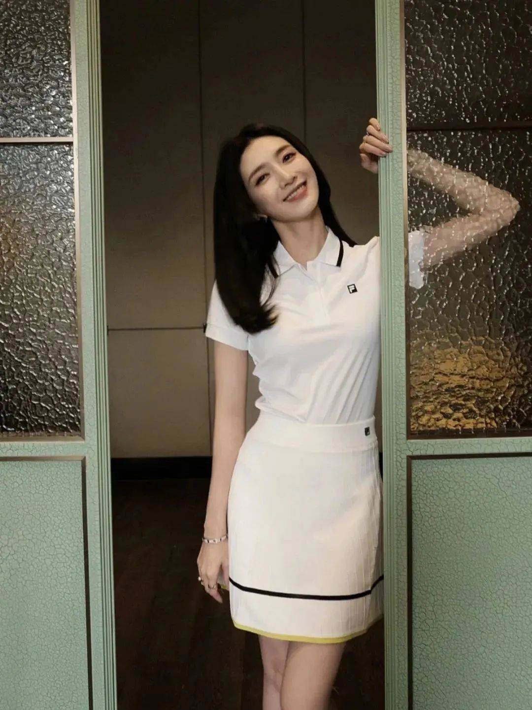 5 kiểu áo thời trang nhất mùa hè, mặc vừa xinh lại dễ kết hợp- Ảnh 34.