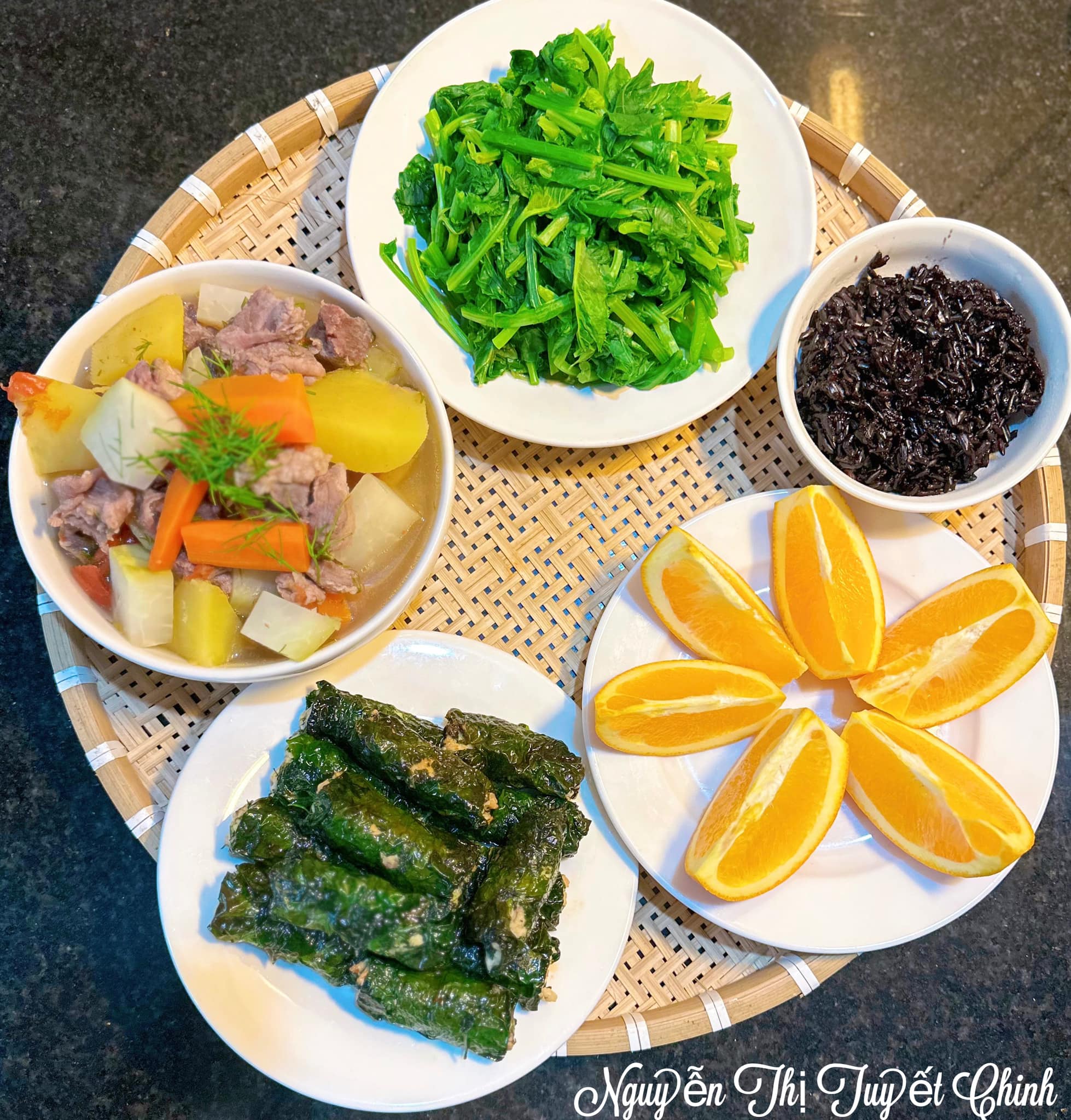 Mâm cơm cữ chất lượng của mẹ bỉm sinh đôi, hội chị em thi nhau tag chồng: "Không cần hỏi hôm nay ăn gì nhé?"- Ảnh 5.