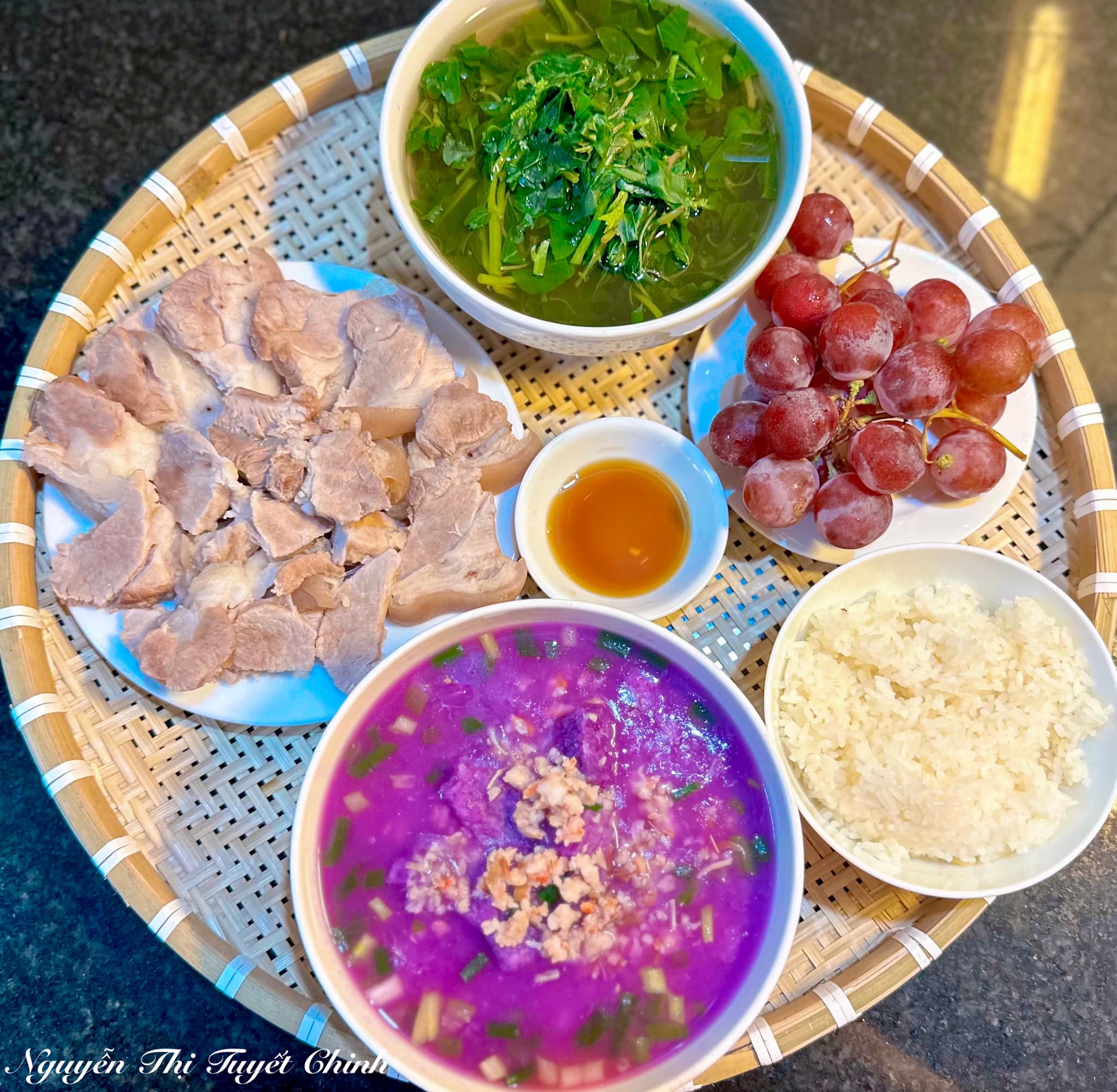 Mâm cơm cữ chất lượng của mẹ bỉm sinh đôi, hội chị em thi nhau tag chồng: "Không cần hỏi hôm nay ăn gì nhé?"- Ảnh 11.
