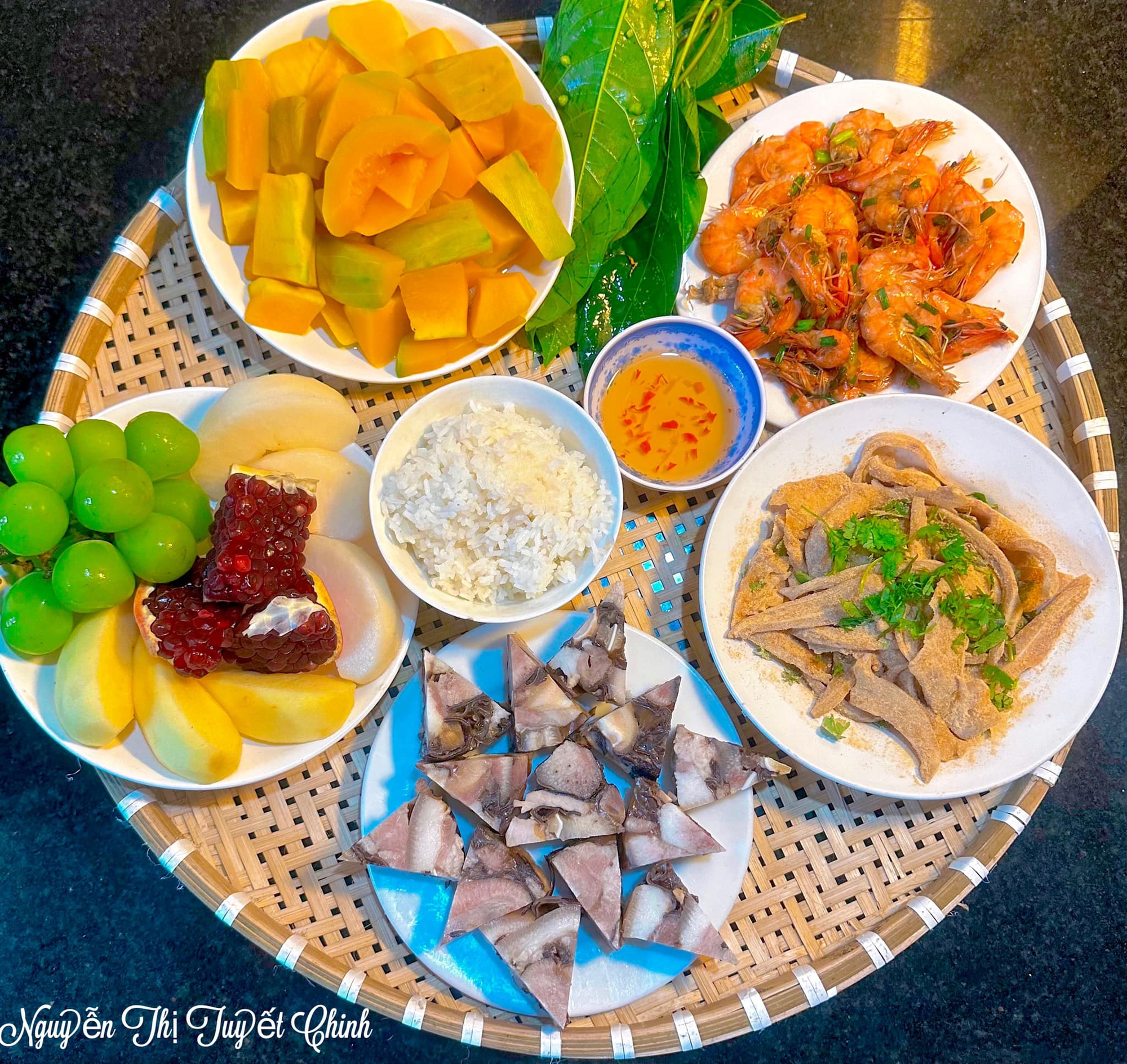 Mâm cơm cữ chất lượng của mẹ bỉm sinh đôi, hội chị em thi nhau tag chồng: "Không cần hỏi hôm nay ăn gì nhé?"- Ảnh 4.