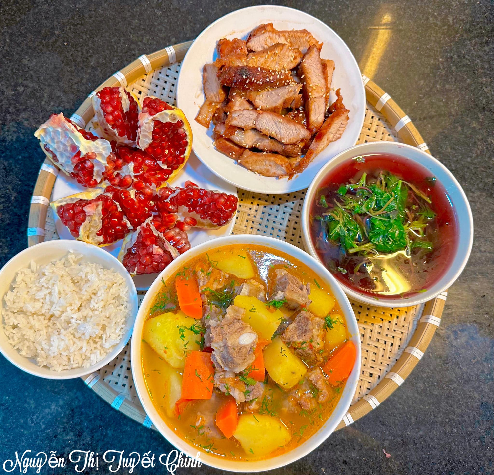Mâm cơm cữ chất lượng của mẹ bỉm sinh đôi, hội chị em thi nhau tag chồng: "Không cần hỏi hôm nay ăn gì nhé?"- Ảnh 9.