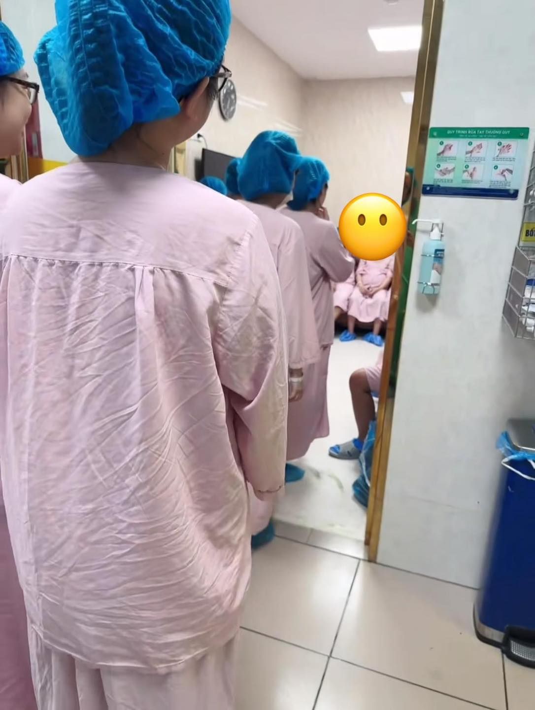 Tránh tháng 7 âm, loạt mẹ bầu xếp hàng chờ mổ đẻ- Ảnh 1.