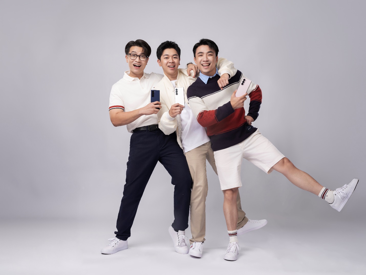 Lộ ảnh selfie trước gương cực ngầu của #TeamGalaxy - Ninh Dương Story, Bùi Thanh Hà- Ảnh 1. Lộ ảnh selfie trước gương cực ngầu của #TeamGalaxy - Ninh Dương Story, Bùi Thanh Hà- Ảnh 1.