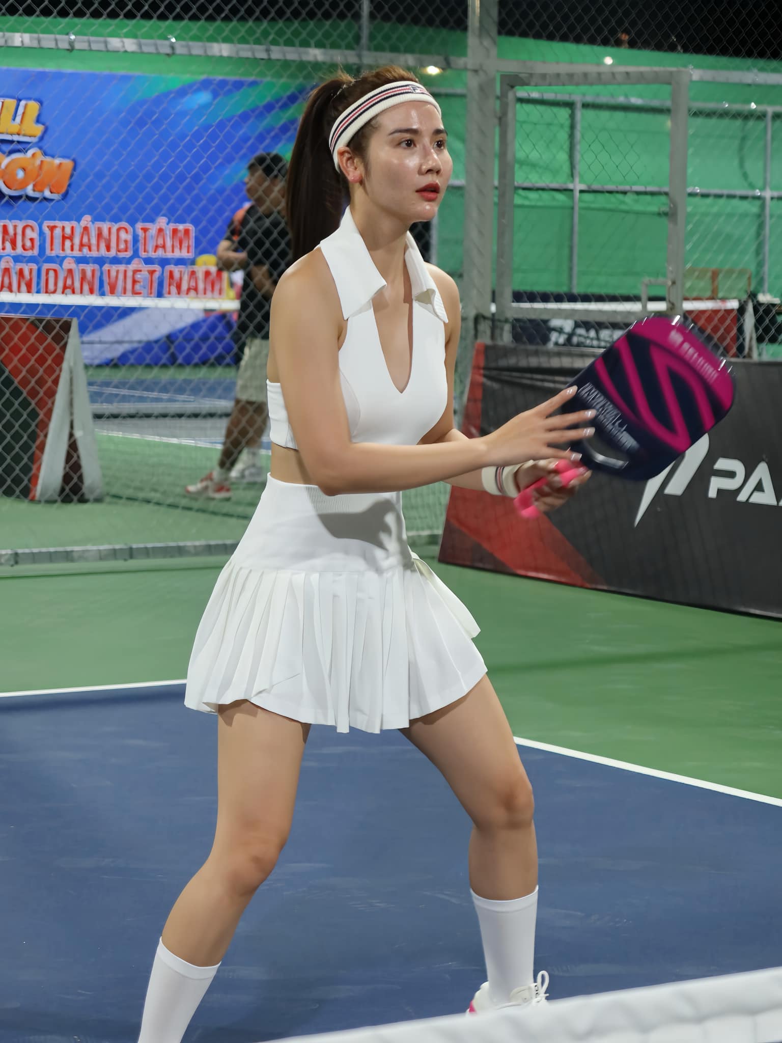Huyền Lizzie đi chơi pickleball hàng ngày, chụp ảnh liên tục, tập lúc nào?- Ảnh 1. Huyền Lizzie đi chơi pickleball hàng ngày, chụp ảnh liên tục, tập lúc nào?- Ảnh 1.