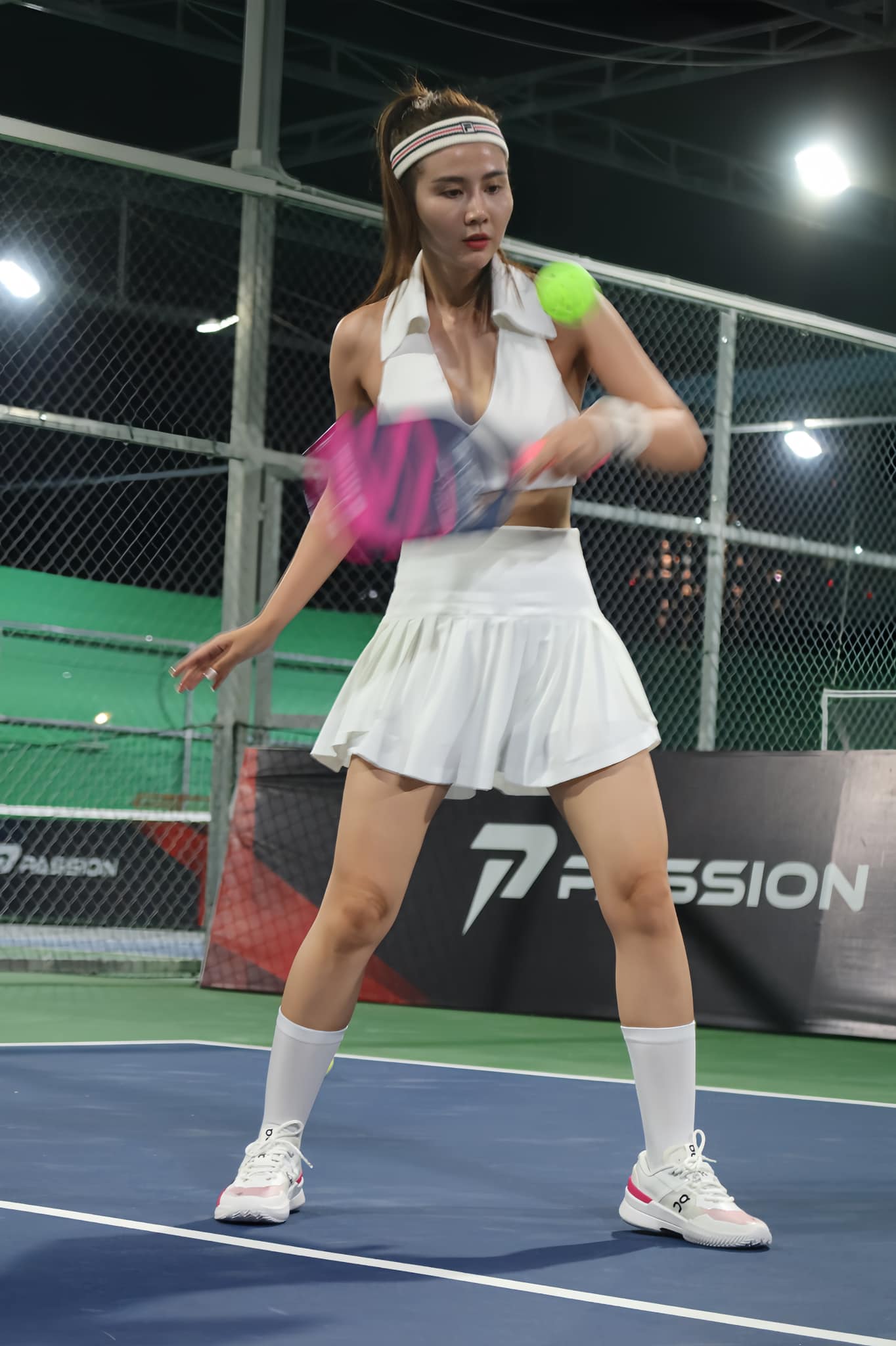 Huyền Lizzie đi chơi pickleball hàng ngày, chụp ảnh liên tục, tập lúc nào?- Ảnh 2. Huyền Lizzie đi chơi pickleball hàng ngày, chụp ảnh liên tục, tập lúc nào?- Ảnh 2.