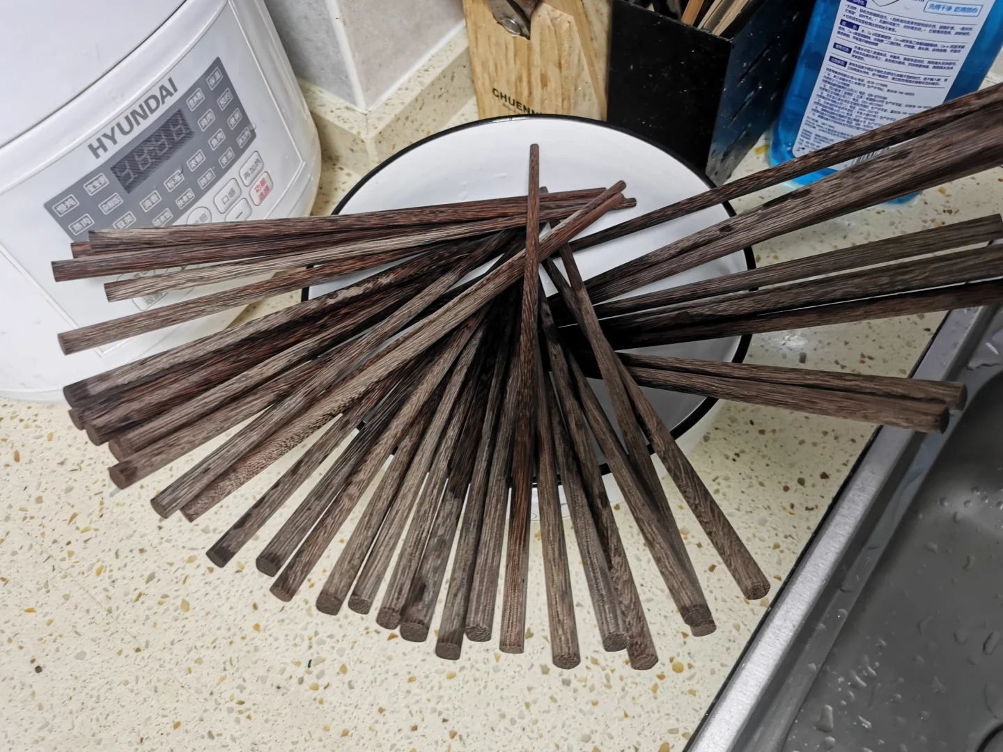 Mạnh dạn bỏ đi 5 món đồ này, căn bếp của bạn sẽ sang và đẹp hơn nhiều- Ảnh 4. Mạnh dạn bỏ đi 5 món đồ này, căn bếp của bạn sẽ sang và đẹp hơn nhiều- Ảnh 4.