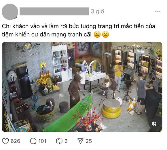 Tranh cãi gay gắt vụ khách vô ý làm bể tượng đắt tiền của salon tóc: Ai là người phải trả giá cho sai lầm?- Ảnh 1.