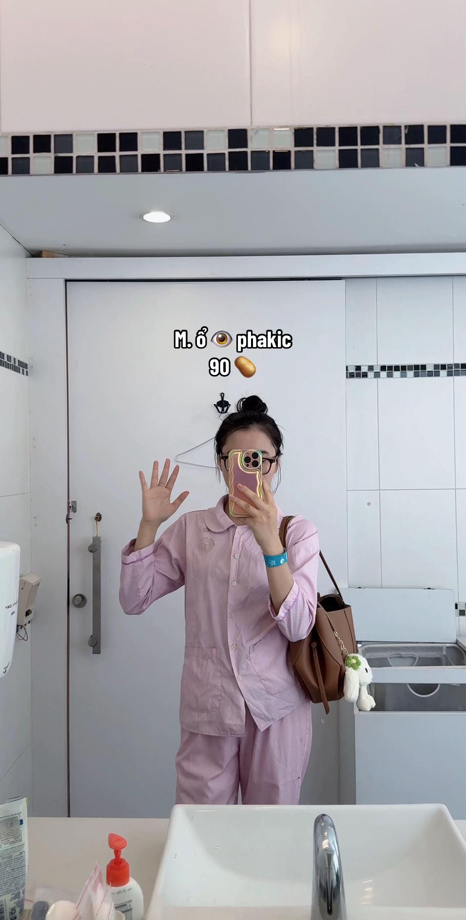 Mê cái cách mẹ bỉm "số hưởng" chill hết cỡ sau sinh: "Hãy chăm chỉ làm việc, nỗ lực kiếm tiền trước khi có con"- Ảnh 2.