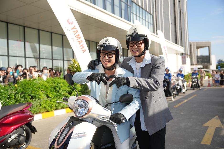 Ninh Dương Story "họp công ty" tại Yamaha Riding Station Hà Đông, fan chen chân tham dự sự kiện- Ảnh 4. Ninh Dương Story "họp công ty" tại Yamaha Riding Station Hà Đông, fan chen chân tham dự sự kiện- Ảnh 4.