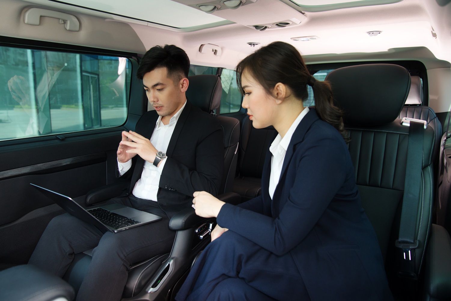 Khám phá khoang nội thất hạng sang của Peugeot Traveller- Ảnh 4. Khám phá khoang nội thất hạng sang của Peugeot Traveller- Ảnh 4.