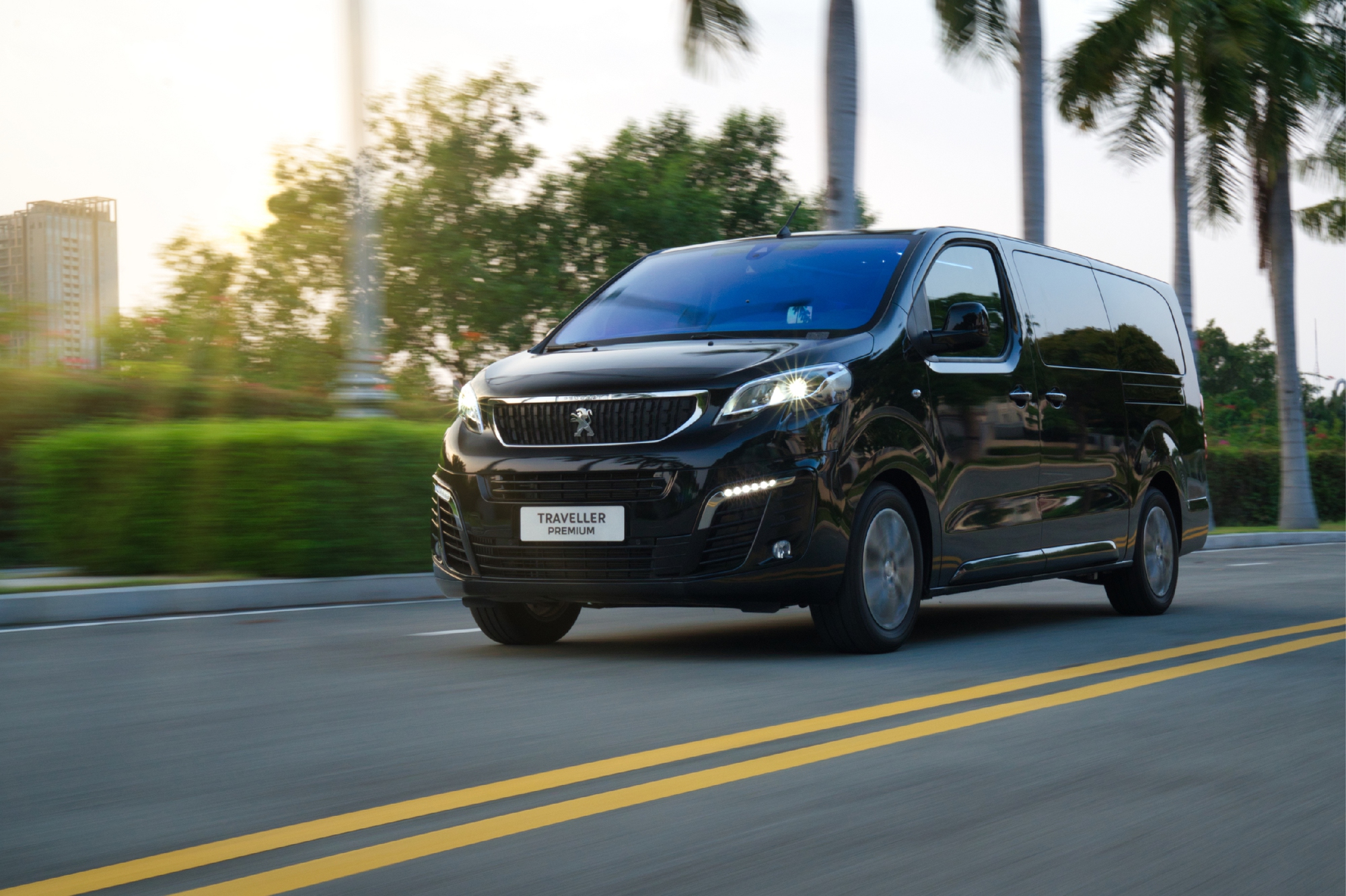 Khám phá khoang nội thất hạng sang của Peugeot Traveller- Ảnh 6. Khám phá khoang nội thất hạng sang của Peugeot Traveller- Ảnh 6.