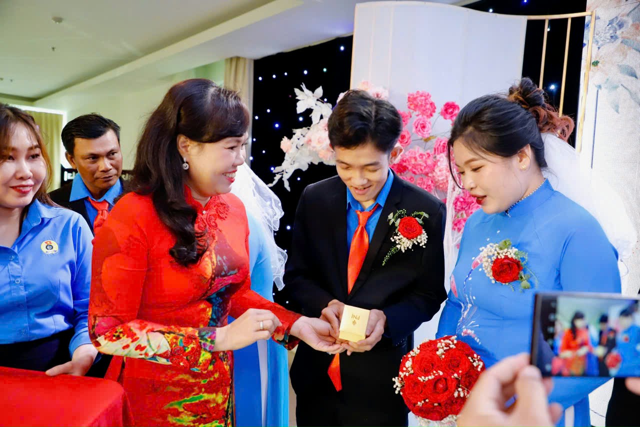 PNJ trao nhẫn cưới cho các cặp đôi khó khăn trên toàn quốc- Ảnh 3.