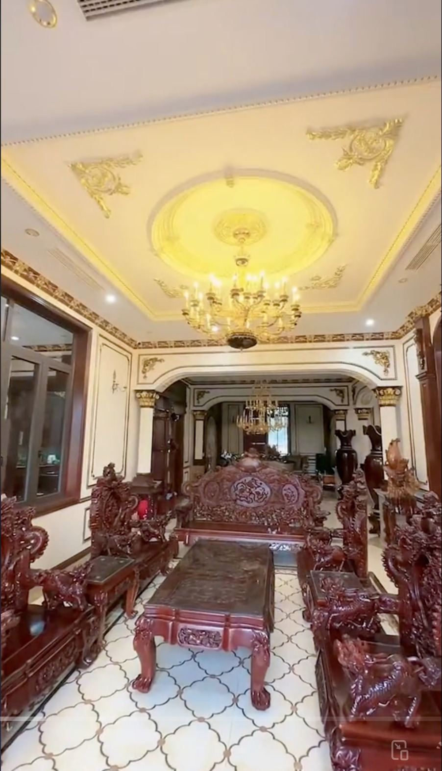 Choáng váng biệt phủ rộng 4.000m2 của nữ đại gia ở quận 12, riêng dàn siêu xe trong gara đã có giá hàng trăm tỷ- Ảnh 22.