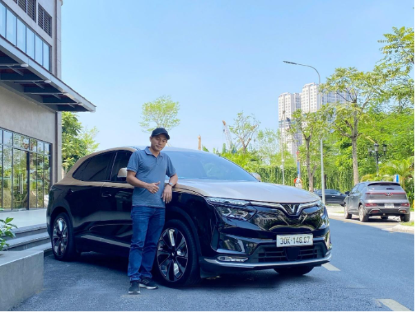 Sử dụng 2 đời VinFast VF 8, chủ xe chia sẻ: "Sang trọng, mạnh như xe giá vài tỷ nhưng nuôi rất nhàn- Ảnh 1. Sử dụng 2 đời VinFast VF 8, chủ xe chia sẻ: "Sang trọng, mạnh như xe giá vài tỷ nhưng nuôi rất nhàn- Ảnh 1.