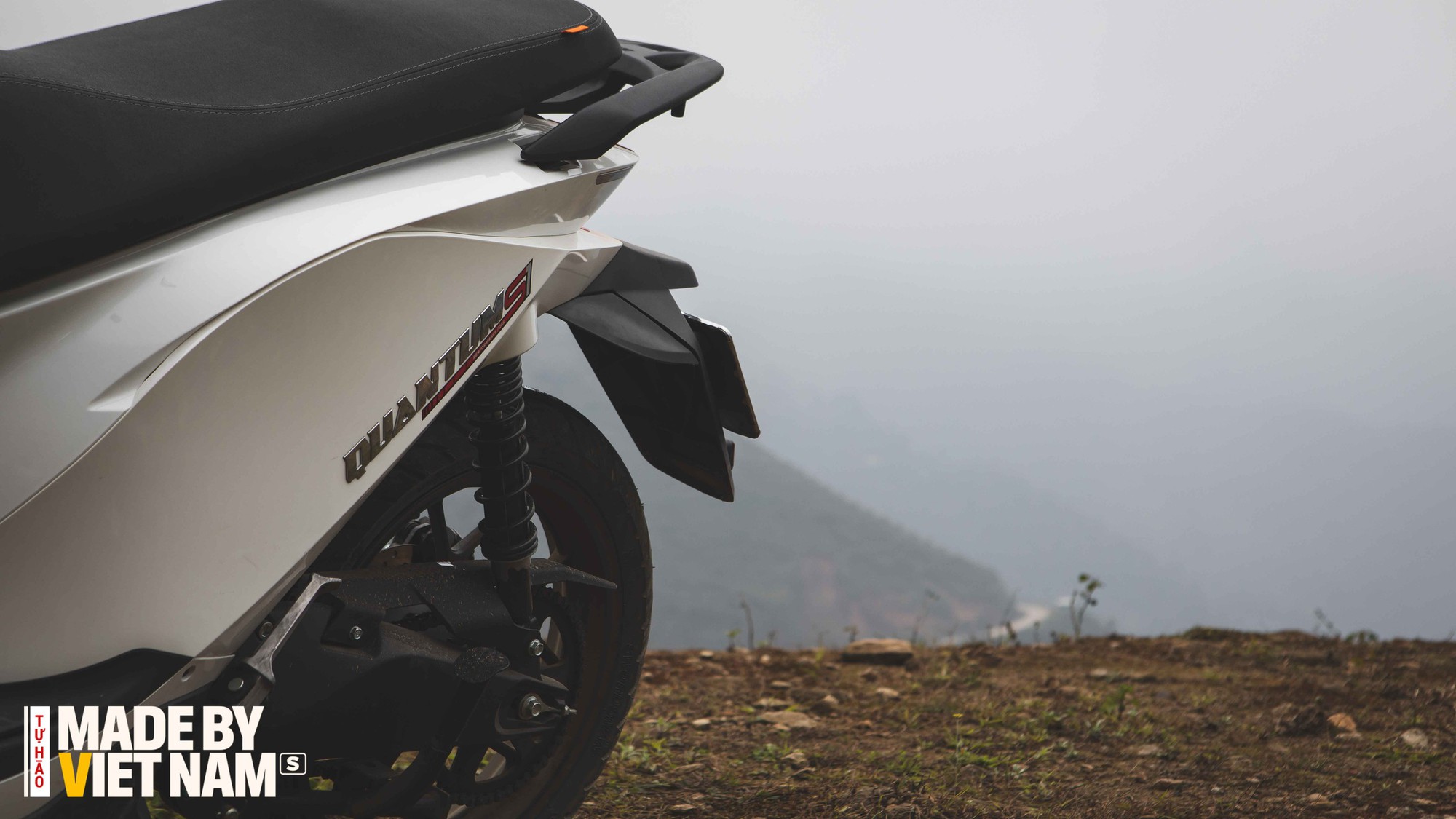 Mang chiếc xe máy điện "made by Vietnam" lần đầu tiên tới Sống Lưng Khủng Long: Muôn trùng khó!- Ảnh 5. Mang chiếc xe máy điện "made by Vietnam" lần đầu tiên tới Sống Lưng Khủng Long: Muôn trùng khó!- Ảnh 5.