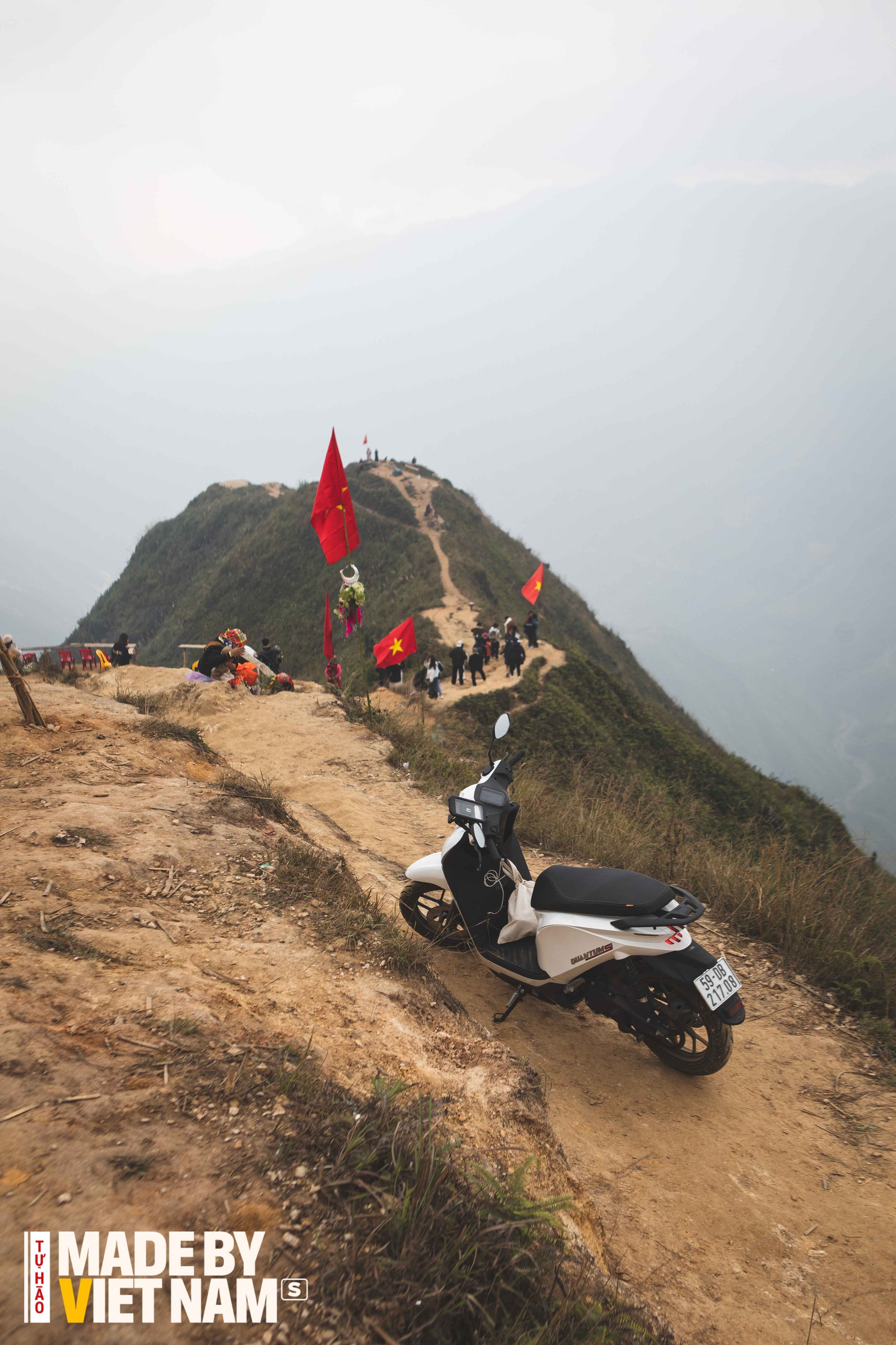 Mang chiếc xe máy điện "made by Vietnam" lần đầu tiên tới Sống Lưng Khủng Long: Muôn trùng khó!- Ảnh 8. Mang chiếc xe máy điện "made by Vietnam" lần đầu tiên tới Sống Lưng Khủng Long: Muôn trùng khó!- Ảnh 8.