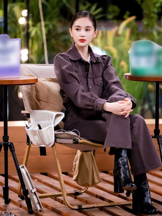 Cứ mua 4 đôi giày hot nhất năm 2025 này, lên đồ bộ nào cũng đẹp và phong cách- Ảnh 25. Cứ mua 4 đôi giày hot nhất năm 2025 này, lên đồ bộ nào cũng đẹp và phong cách- Ảnh 25.