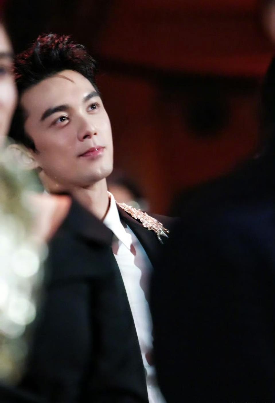 Đêm Hội Weibo: Dàn sao đẹp mê mẩn qua ống kính Ngu Thư Hân, nhan sắc "tình đầu quốc dân" xứng đáng phong thần- Ảnh 11.
