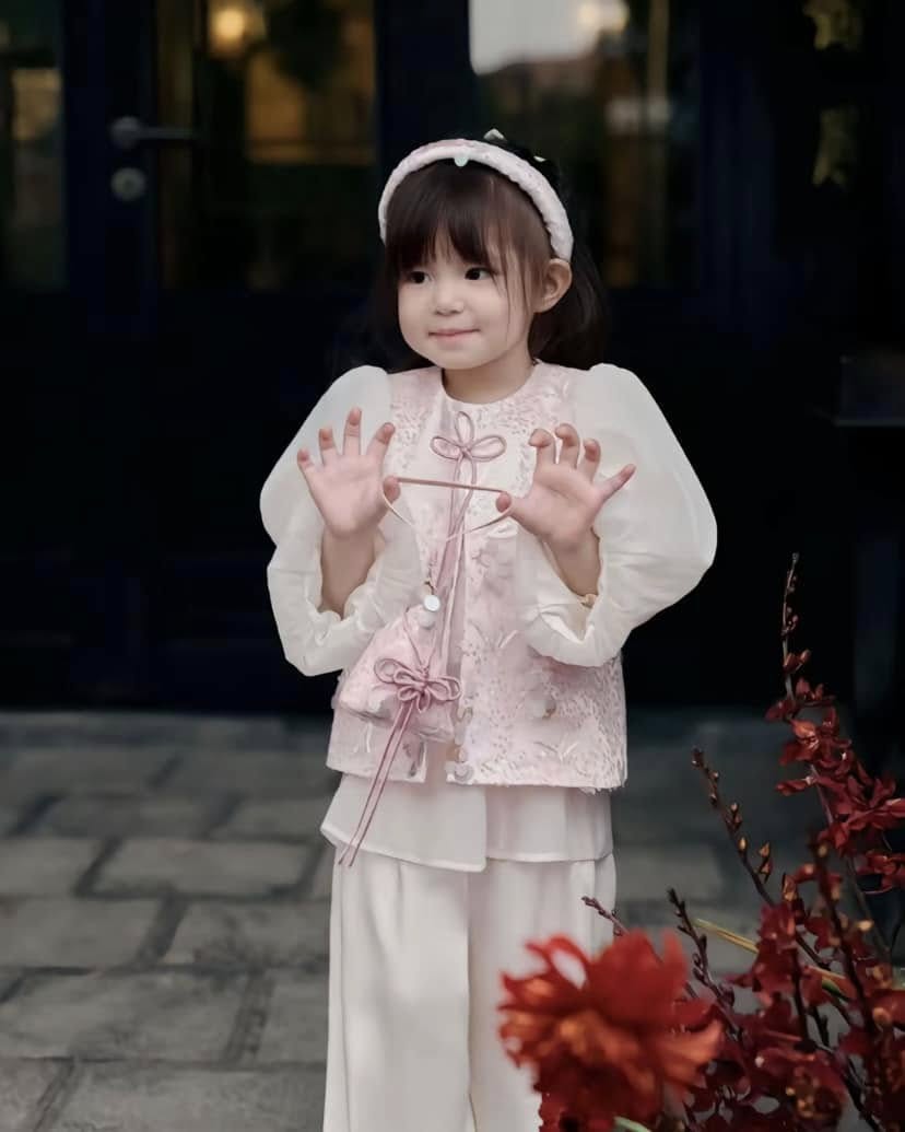 Visual nàng thơ cực phẩm của Pamela Hải Đường, sao mà càng lớn càng ngoan xinh yêu thế này!- Ảnh 1.
