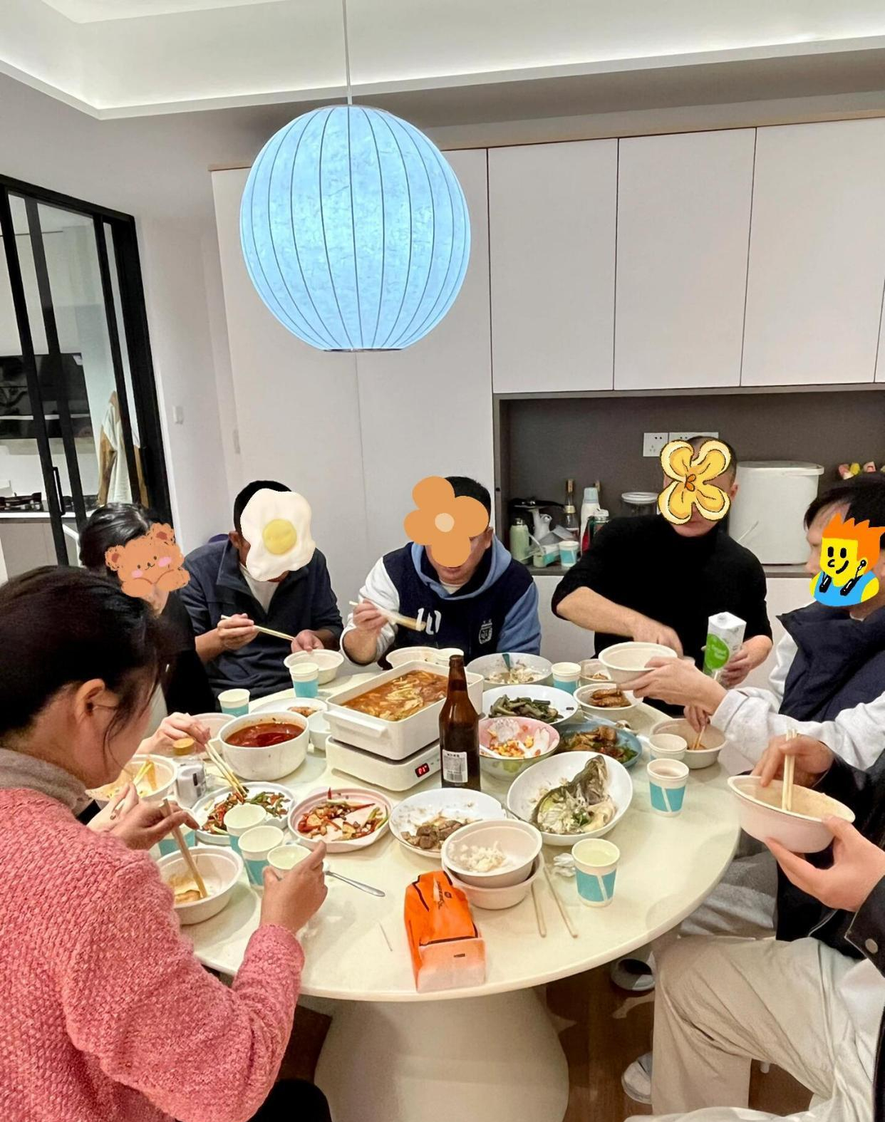 Đến tuổi trung niên mới hiểu, tại sao bây giờ người ta rất "sợ" người thân, bạn bè đến ở nhờ- Ảnh 1.