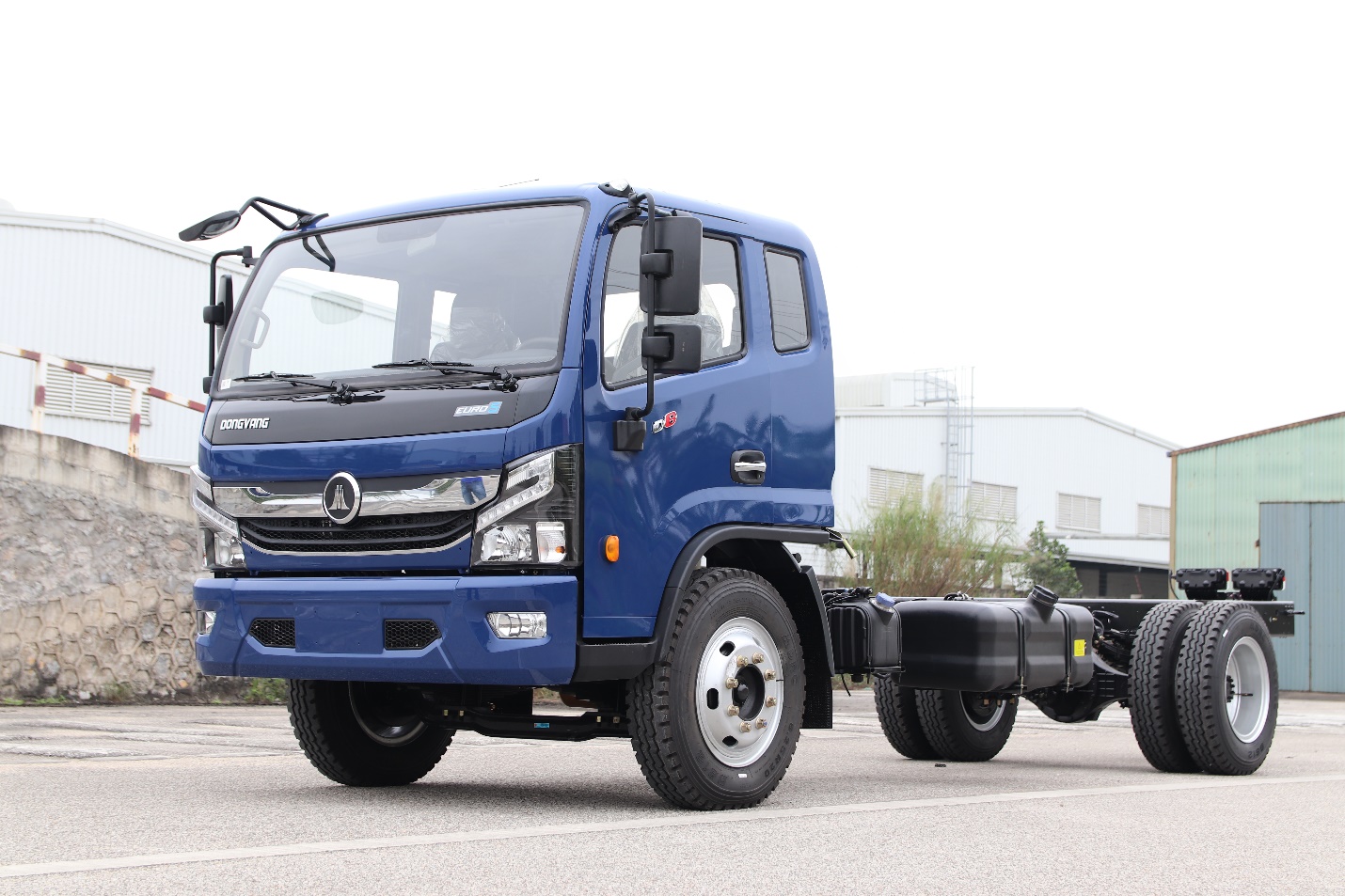 Xe tải Đồng Vàng D8: Động cơ mạnh, thùng lớn, chi phí tiết kiệm- Ảnh 4. Xe tải Đồng Vàng D8: Động cơ mạnh, thùng lớn, chi phí tiết kiệm- Ảnh 4.