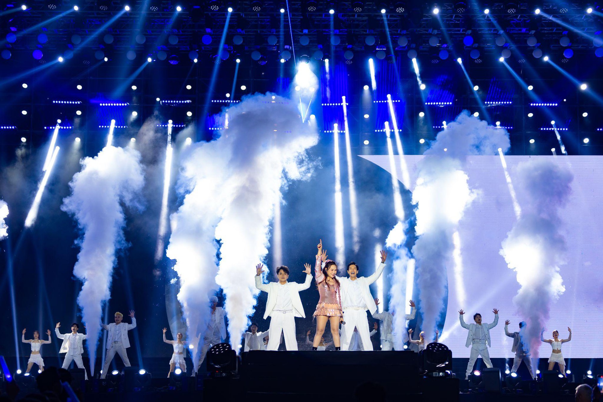 Hội tụ loạt KOL gia đình, Hunmed Proud Concert viết nên giai điệu yêu thương- Ảnh 3.