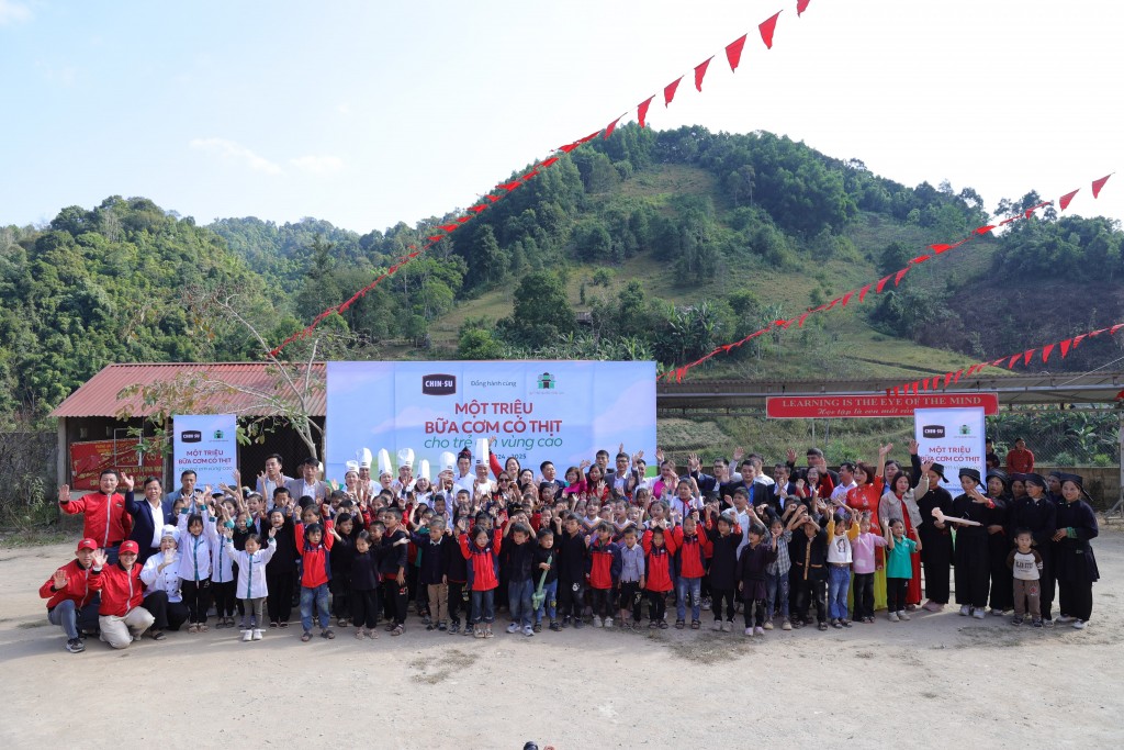 Vinh danh tại WeChoice Awards, dự án vì Việt Nam tôi - "CHIN-SU Một triệu bữa cơm có thịt" tiếp sức trò vùng cao- Ảnh 5. Vinh danh tại WeChoice Awards, dự án vì Việt Nam tôi - "CHIN-SU Một triệu bữa cơm có thịt" tiếp sức trò vùng cao- Ảnh 5.