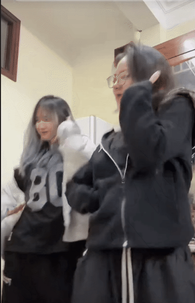 Bỏ túi nhạc biến hình hot nhất Tết này: Loạt sao Việt cực "slay", U50 cũng "hiên ngang oanh tạc"- Ảnh 6.