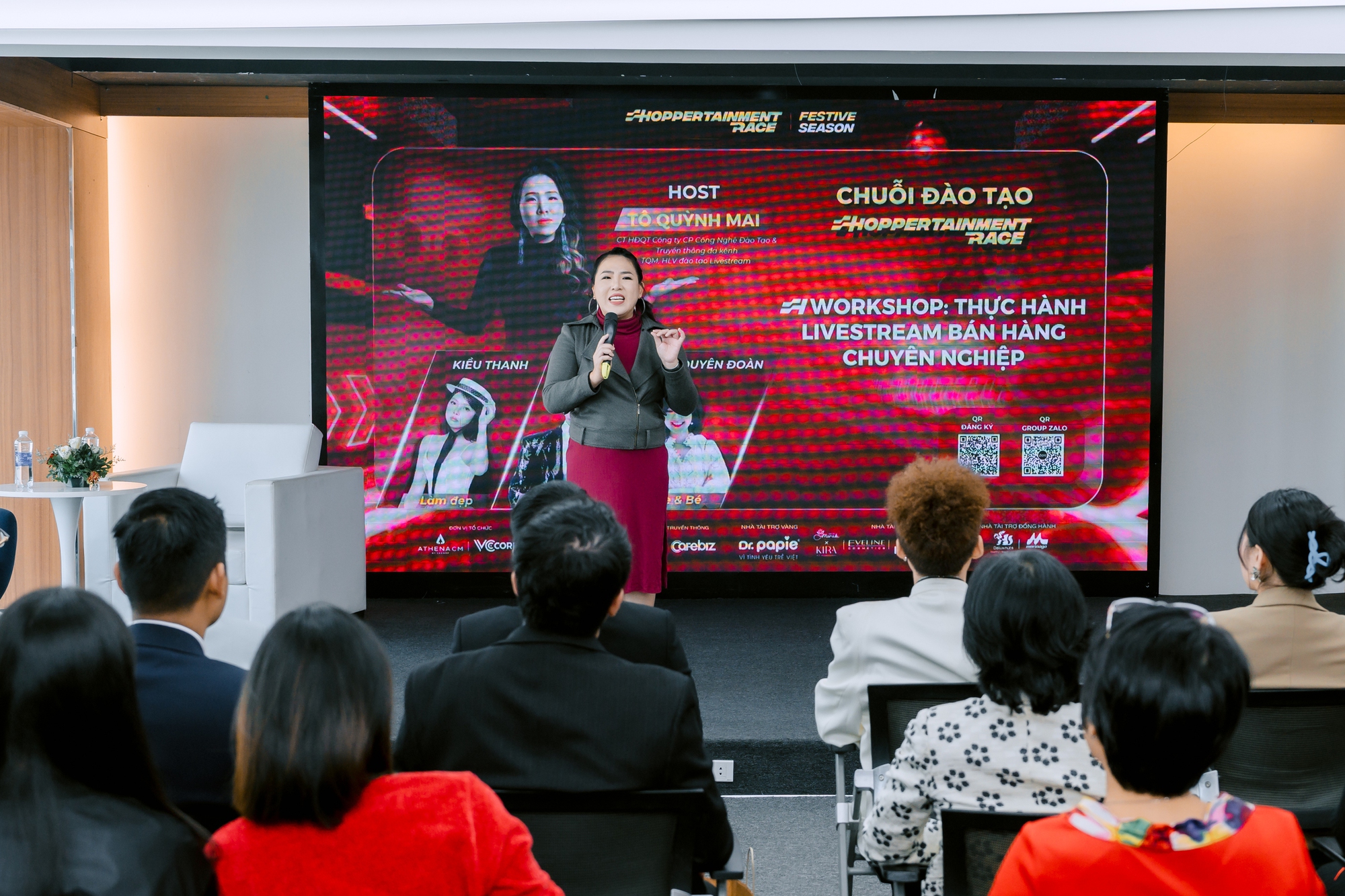 Workshop - Thực hành livestream bán hàng một cách chuyên nghiệp- Ảnh 2. Workshop - Thực hành livestream bán hàng một cách chuyên nghiệp- Ảnh 2.