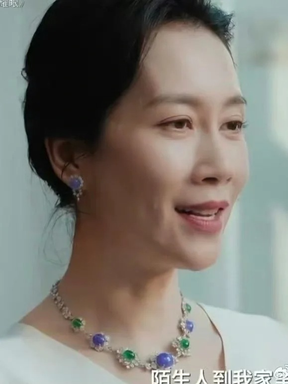 Không còn là trang sức, phỉ thúy là “thẻ quyền quý” của tầng lớp giàu sang- Ảnh 12.
