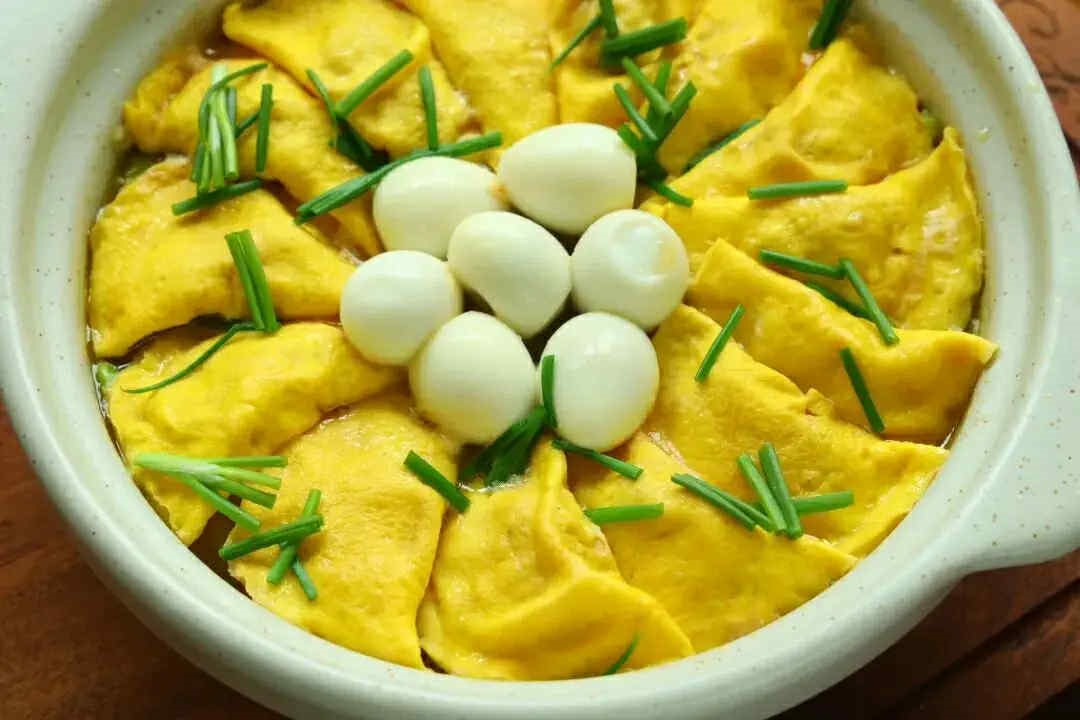 Hãy thử nấu ngay món canh trứng theo cách này, bạn sẽ khiến cả nhà trầm trồ vì vừa ngon lại vô cùng đẹp mắt- Ảnh 8.