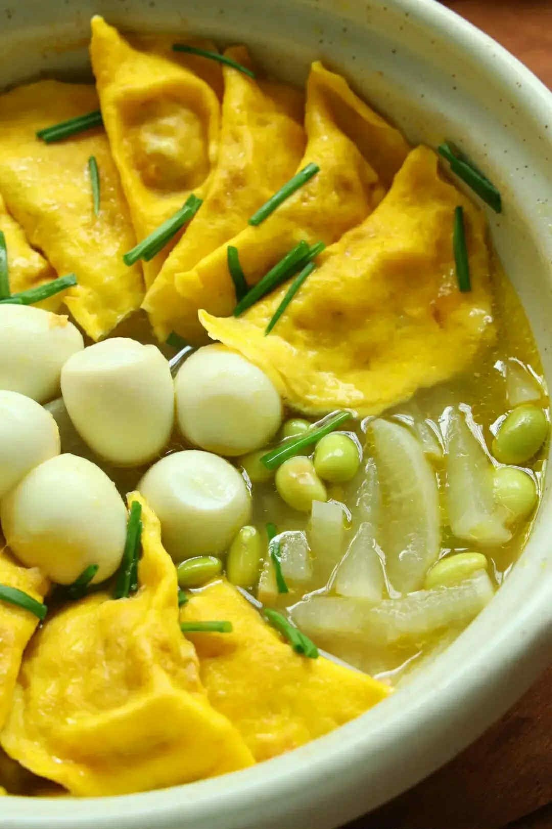 Hãy thử nấu ngay món canh trứng theo cách này, bạn sẽ khiến cả nhà trầm trồ vì vừa ngon lại vô cùng đẹp mắt- Ảnh 11.