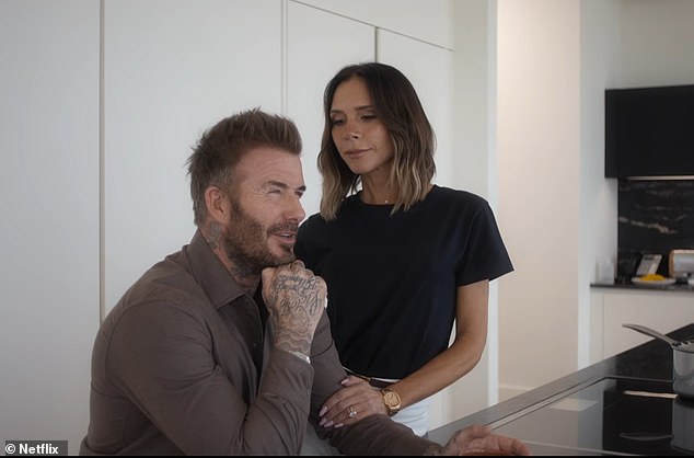 Victoria khoe "bản lĩnh đàn ông" của David Beckham khiến netizen "đỏ mặt" giùm- Ảnh 2.