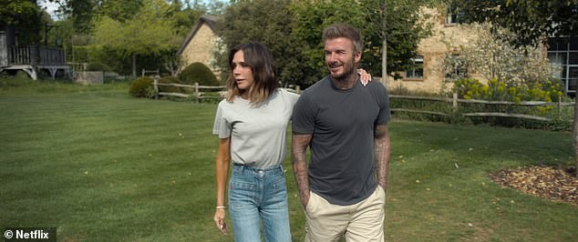 Victoria khoe "bản lĩnh đàn ông" của David Beckham khiến netizen "đỏ mặt" giùm- Ảnh 1.
