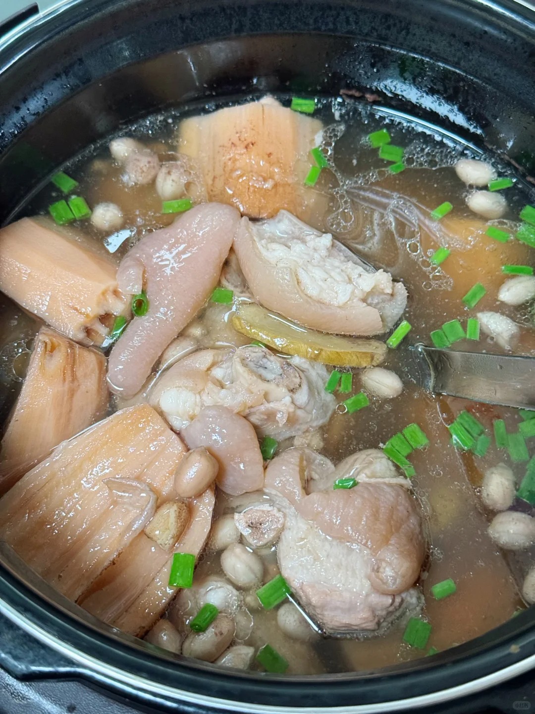 Món canh này thanh ngọt dễ ăn: Giàu collagen tự nhiên cho da dẻ mịn màng, căng sáng, chống nhăn chống già hiệu quả- Ảnh 4.