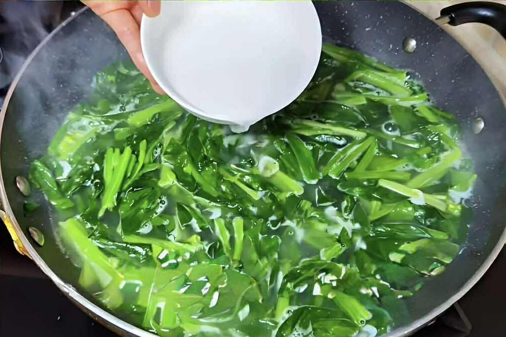 Hãy dùng 5 loại “rau an toàn”, không chứa thuốc trừ sâu để nấu 5 món ngon tốt cho sức khỏe trong mùa thu- Ảnh 5.