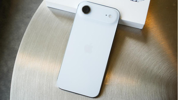 Nên mua iPhone 17 hay iPhone Air? Đánh giá chi tiết ngay- Ảnh 2.