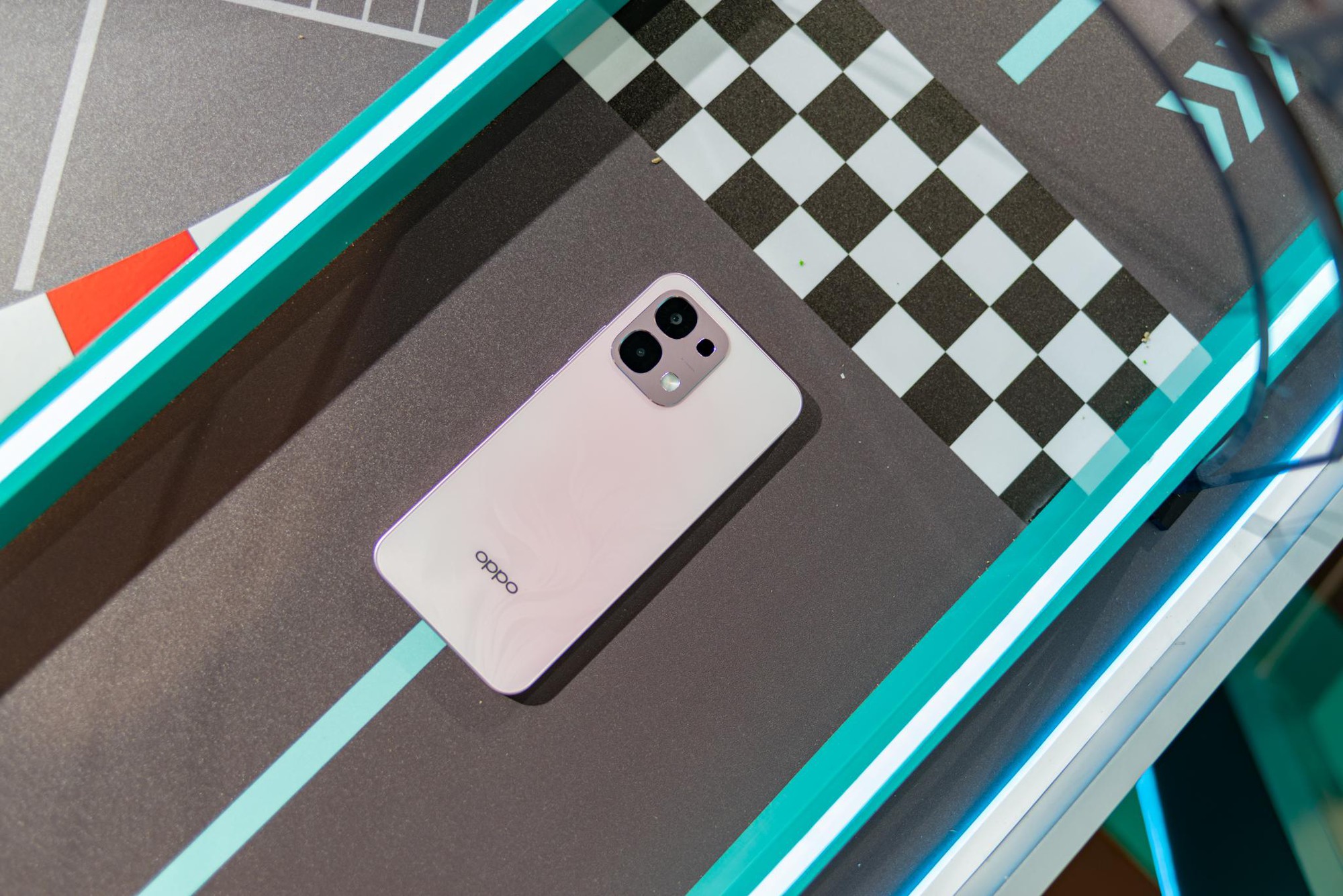 MONO cùng OPPO A6 Pro Series chinh phục thử thách tại “Đấu trường tốc độ”, bùng nổ Năng lượng King thật!- Ảnh 1. MONO cùng OPPO A6 Pro Series chinh phục thử thách tại “Đấu trường tốc độ”, bùng nổ Năng lượng King thật!- Ảnh 1.